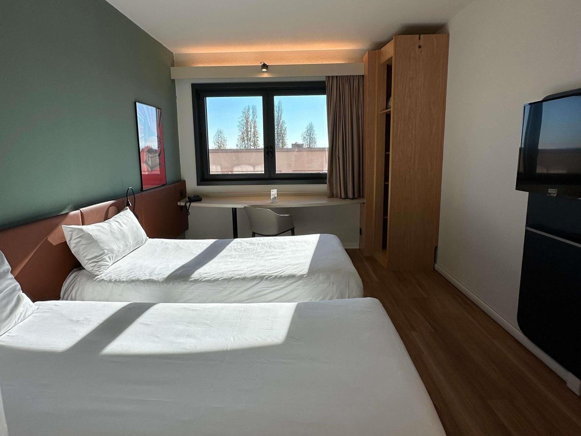 Ibis Roma Fiera — Foto’s 3